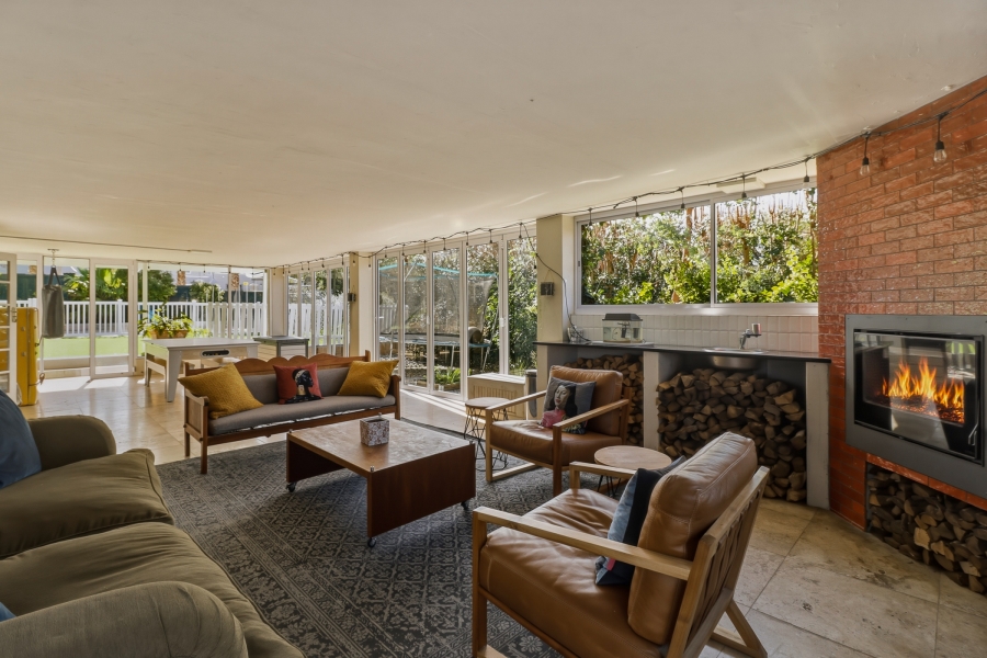6 Bedroom Property for Sale in La Concorde Western Cape